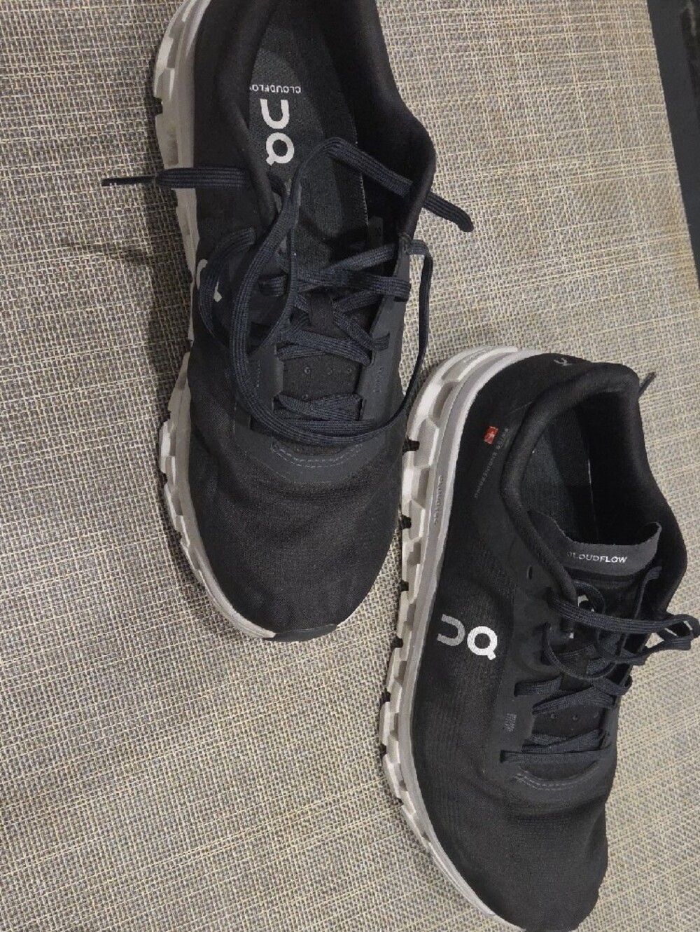 On Running Women's Black Cloudflow 4 Sneakers - Picture 6 of 6